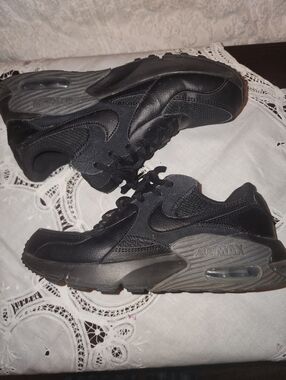 Nike Men's Air Max Excee Black Low-Top Sneakers, Size 8.5 Mens